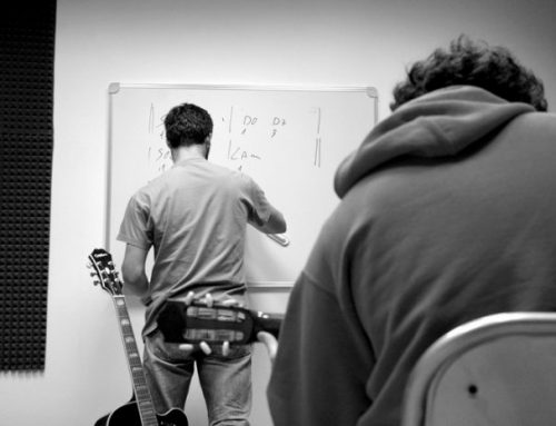 La lezione di chitarra